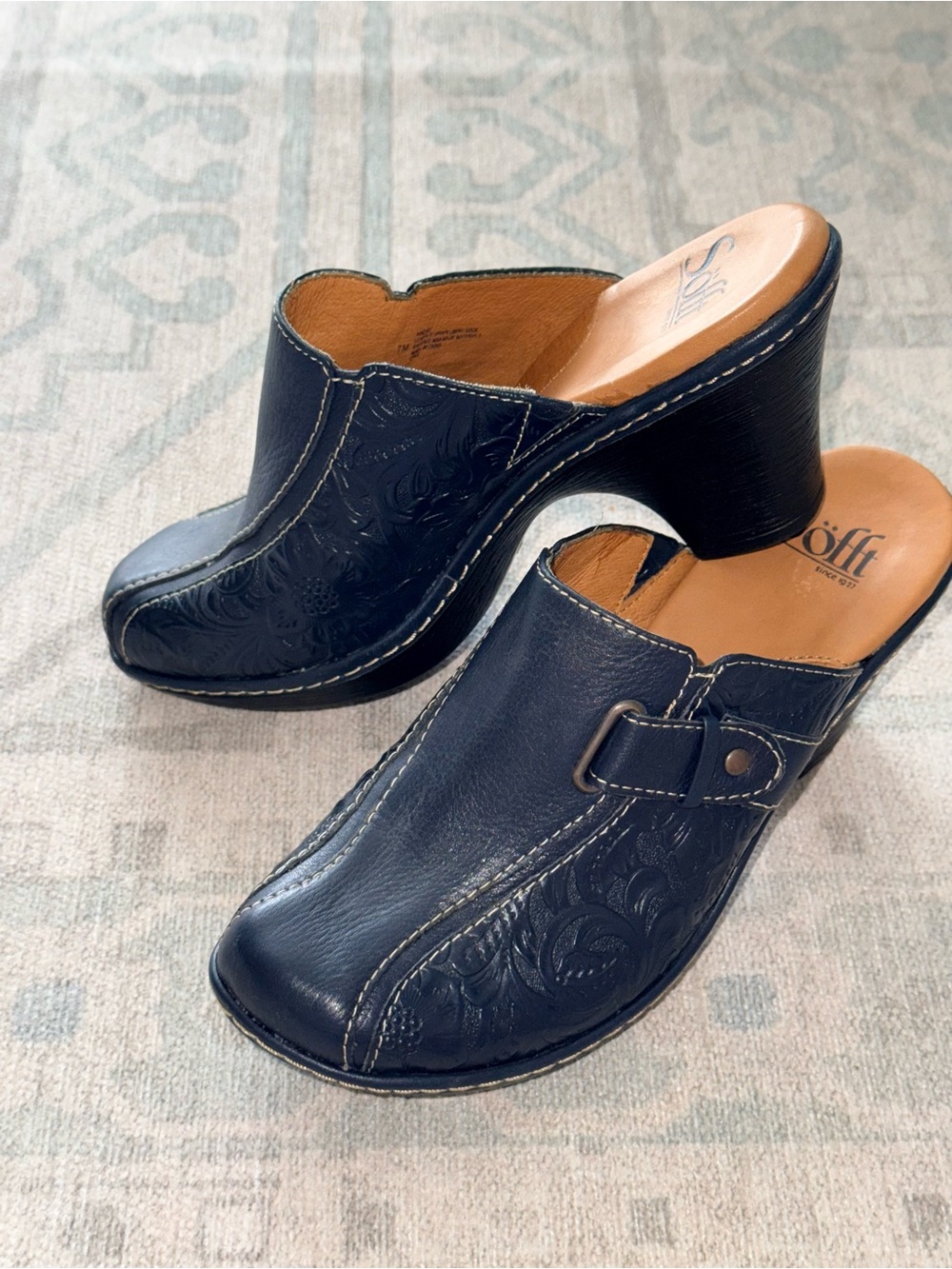 Söfft Navy Blue Floral Embossed Leather Clog Mules Size 7M Chunky Block Heel